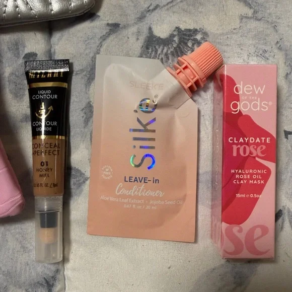 LOT of 2 Ipsy Bags and makeup, perfume etc - Picture 5 of 5